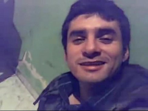 Chico chileno ebrio muestra la pinga