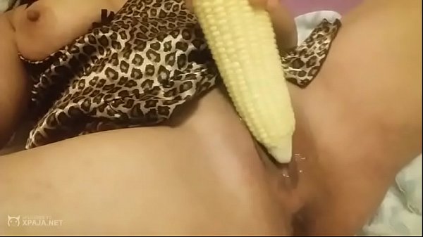 😎Linda Chilena Caliente se mete el chocolo en su Concha😎