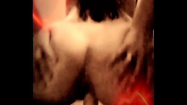 Culona caliente se monta en su dildo