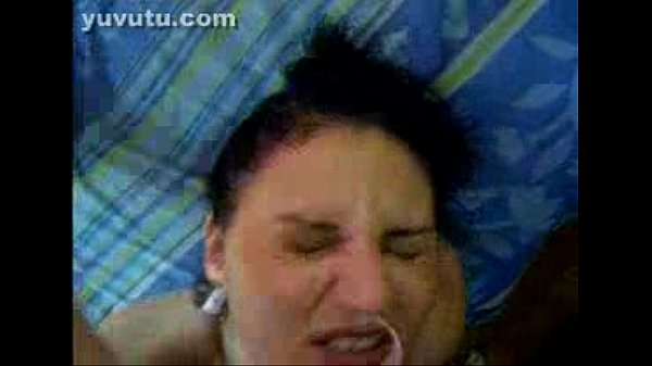 Coni Promotora Hot arrodillada chupandolo rico y terminan en su carita
