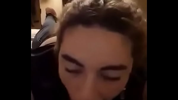 Chilena Le encanta el pico