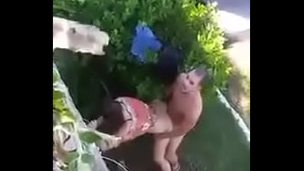 Pareja Chilena cogiendo en el patio