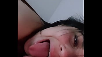 Haciendo el 69 con mi polola dándome una rica y sexy mamada