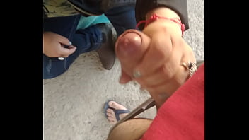 La mamá de mi ex polola me mamá el pico un rato y me pajea igual le pone bueno