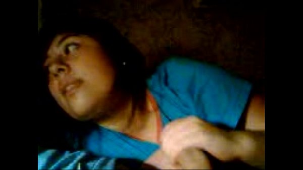 chilena mamando