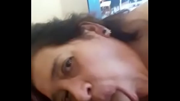 chupando pene pequeño la gorda