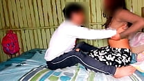 Chilenita de colegio se exita y me termina chupando el pene