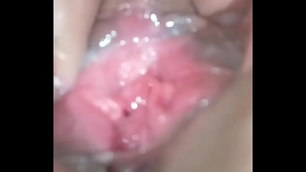 Mira como me dejó llena de semen nuestro amante