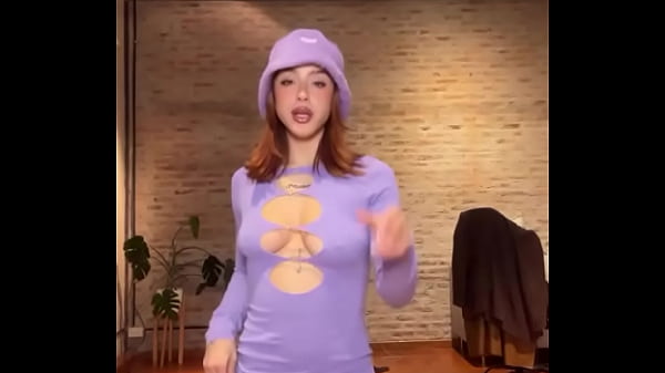 La chilena belu bailando