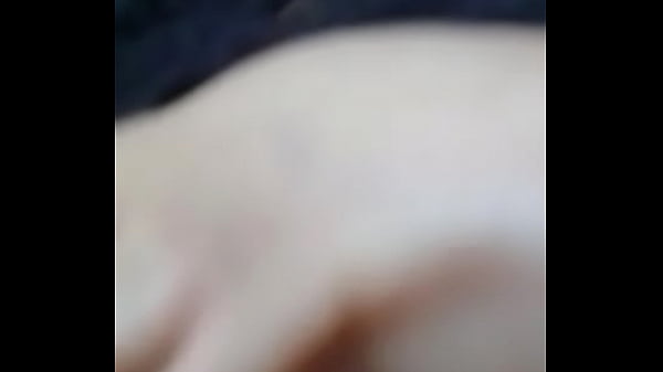 Madura chilena con medias en la pieza, video casero
