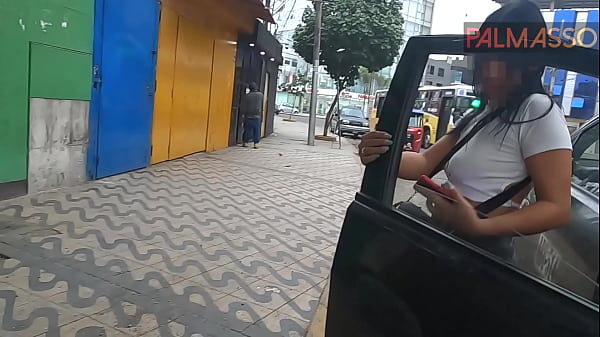 Puta de la calle culiando en el auto de un desconocido